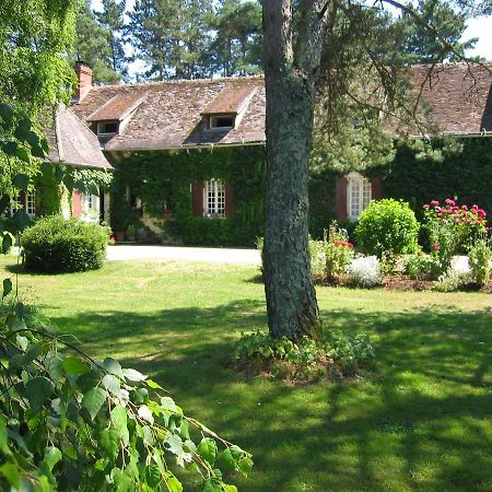 Le Canard Au Parapluie Rouge Bed and Breakfast Célon Esterno foto