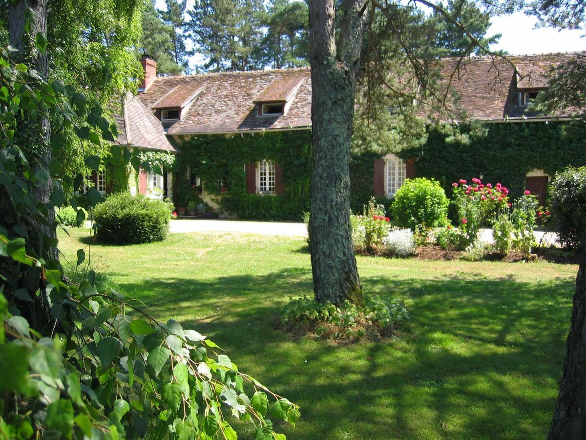 Le Canard Au Parapluie Rouge Bed and Breakfast Célon Esterno foto